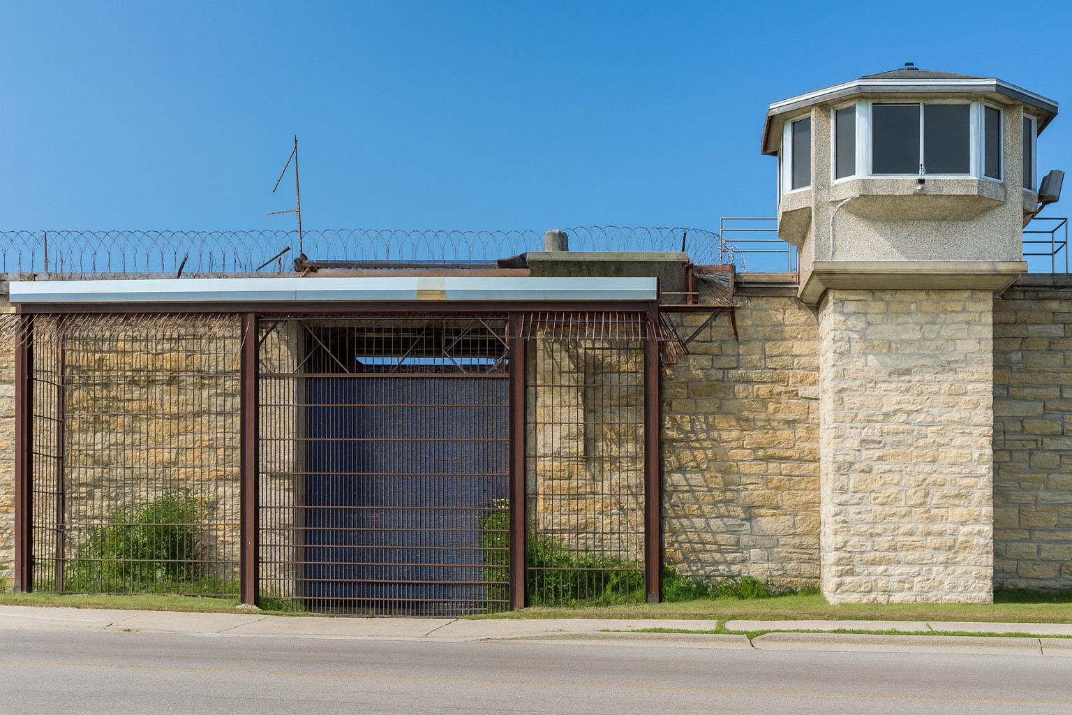 Chicago Nurse Charged with Distributing Counterfeit Ozempic